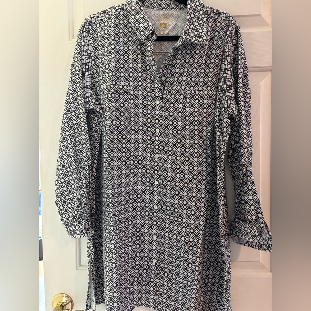 Lilly Pulitzer SEA VIEW COVER UP ONYX
BUTTERFLY PATTERN NWT Size XL